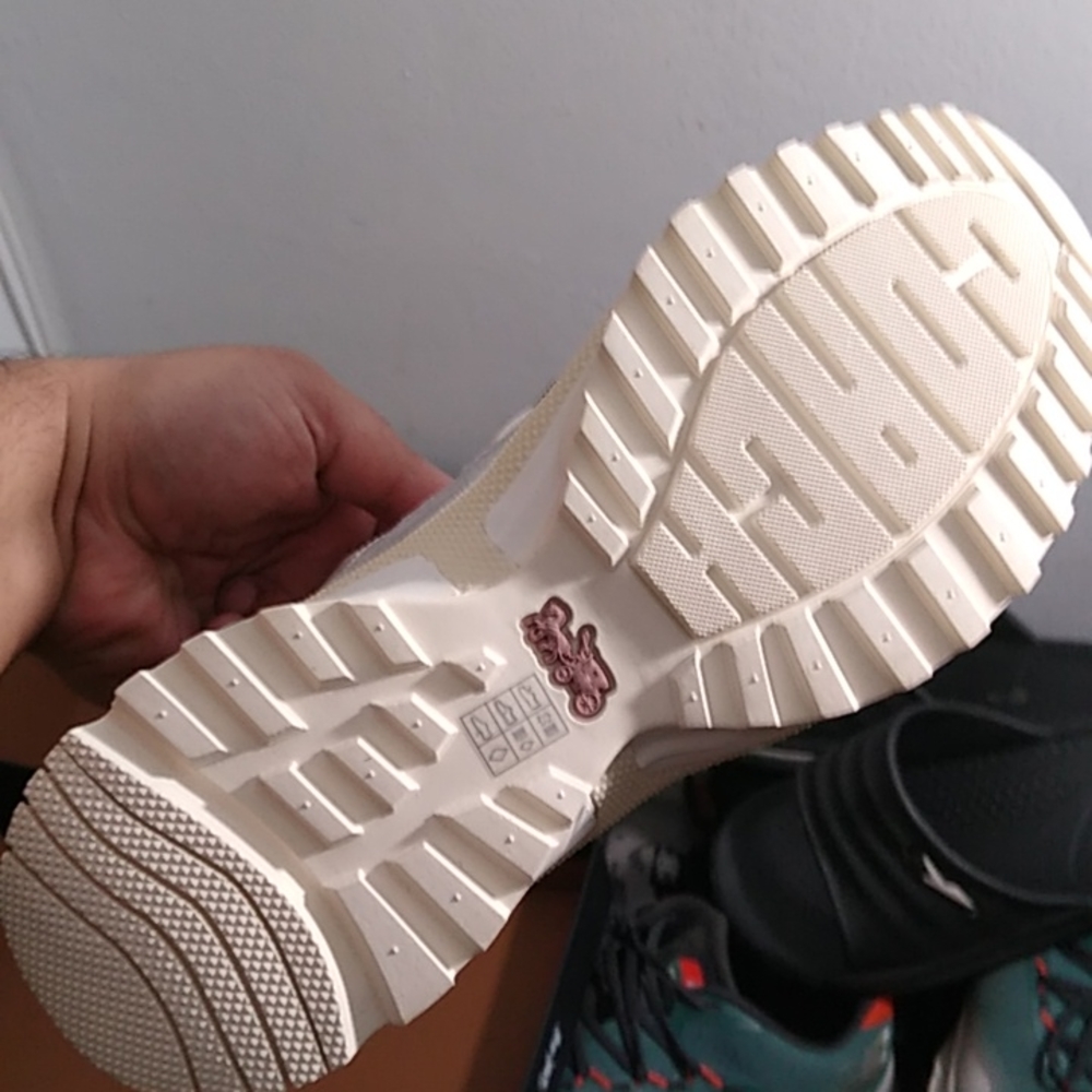 Coach Women’s Shoes. - Picture 3 of 5